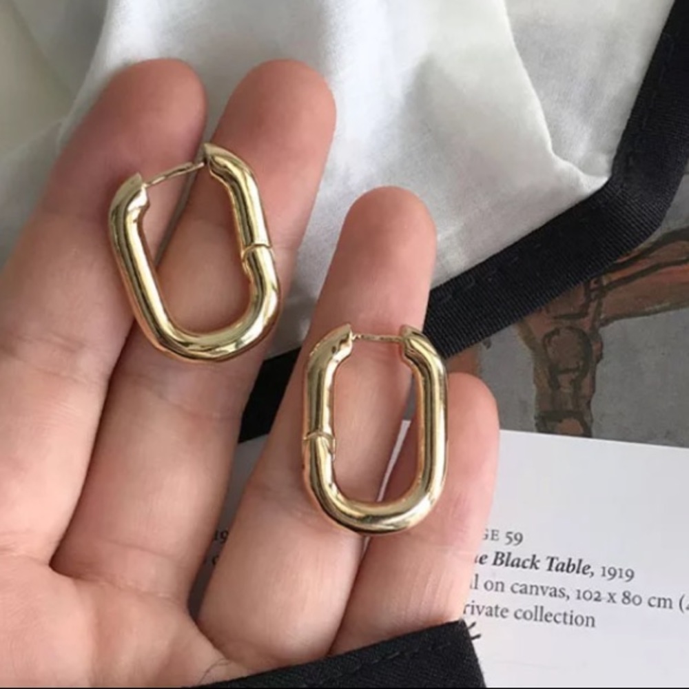 💫Gold minimalist U-shaped  hoops earrings - Picture 3 of 4